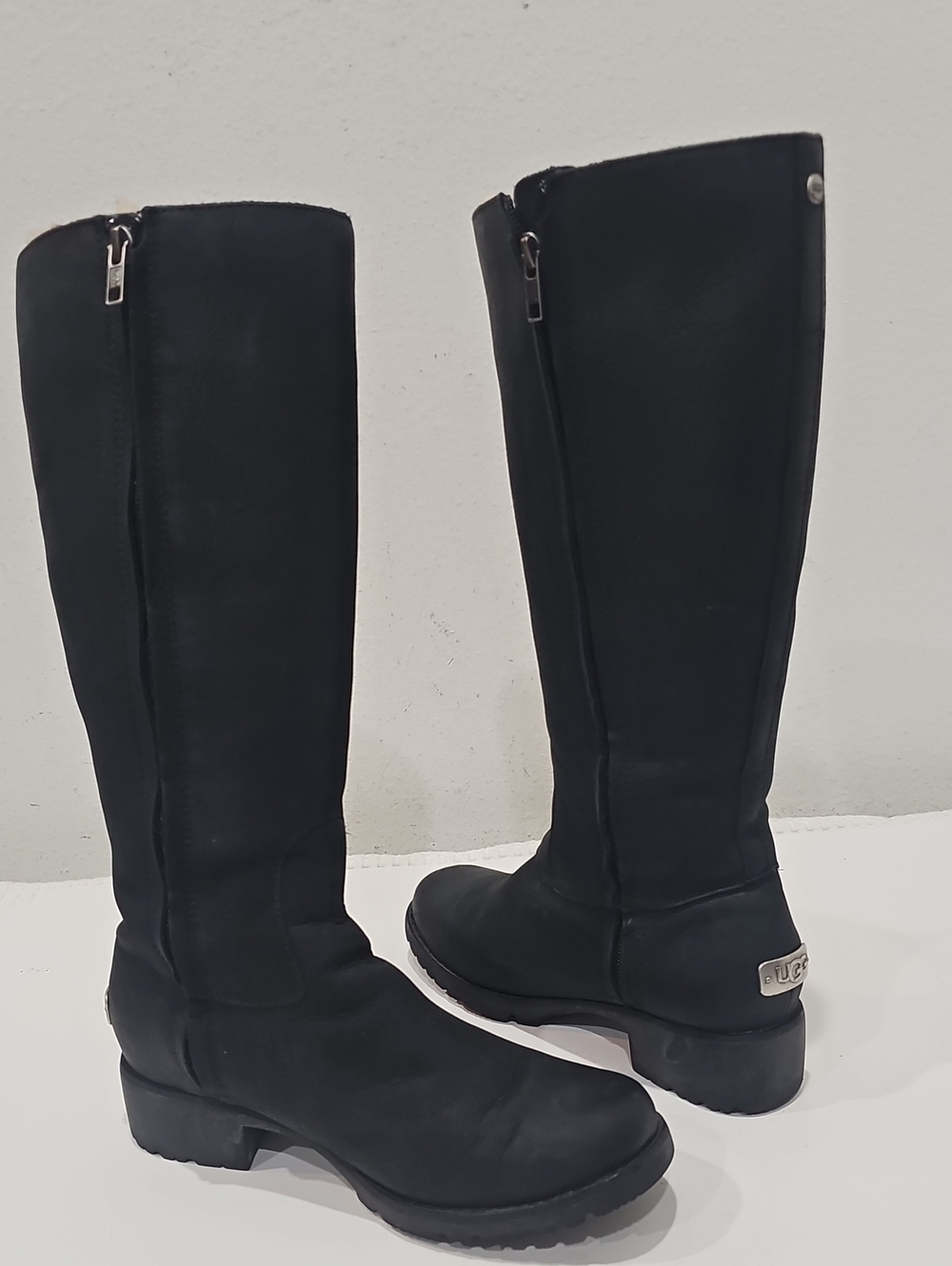 UGG Black Tall Leather Sheepskin Zip Heeled Riding Boots Sz 7.5 Rubber Sole